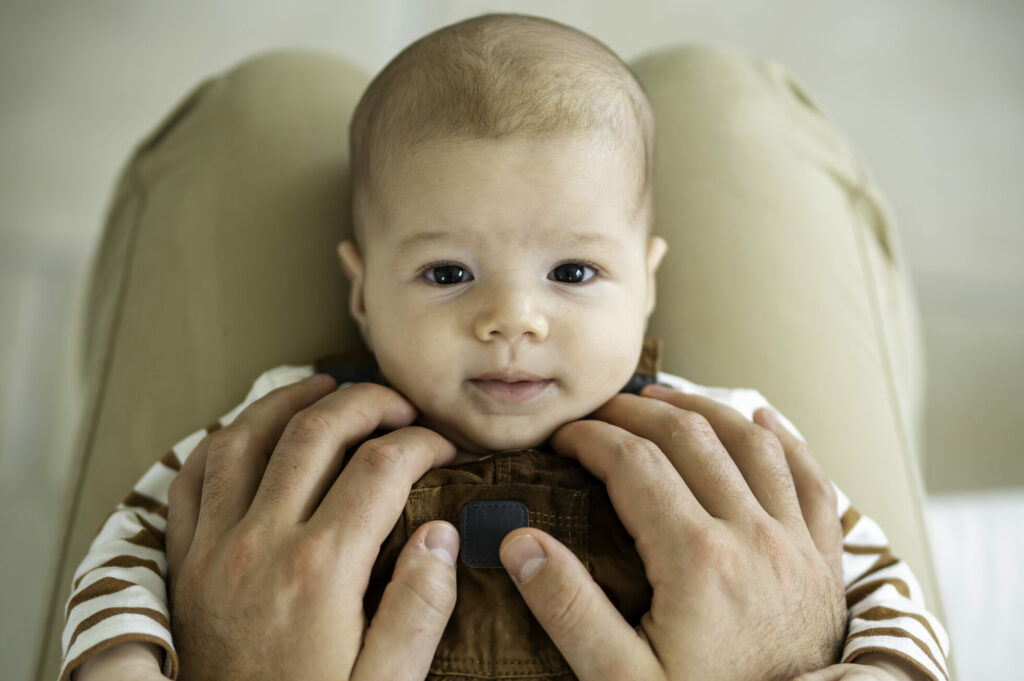 Charlotte Jéhanno Photographe - séance bébé à domicile - Martin