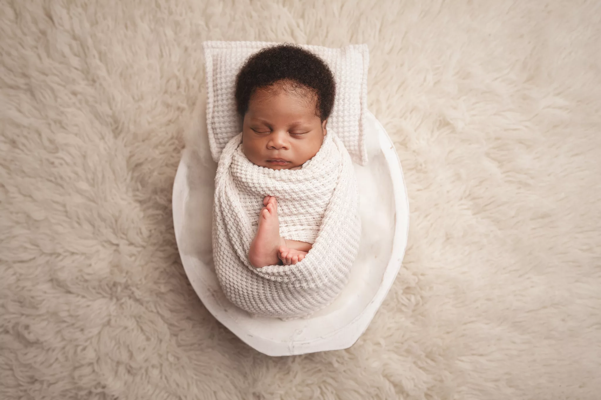 Séance Photo Nouveau-Né Naissance Bébé Emmailloté Flokhati